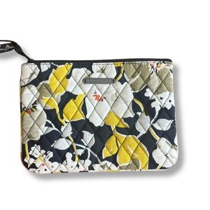 🌼 Vera Bradley “Dogwood” Quilted Cosmetic Pouch – 9” x 6.25” 🖤 (Retired Print)